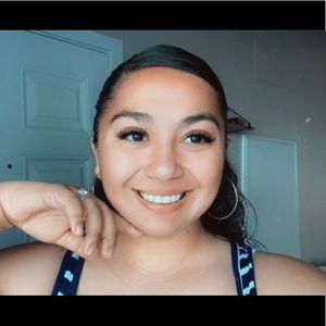 Meet your Posher, Stephani